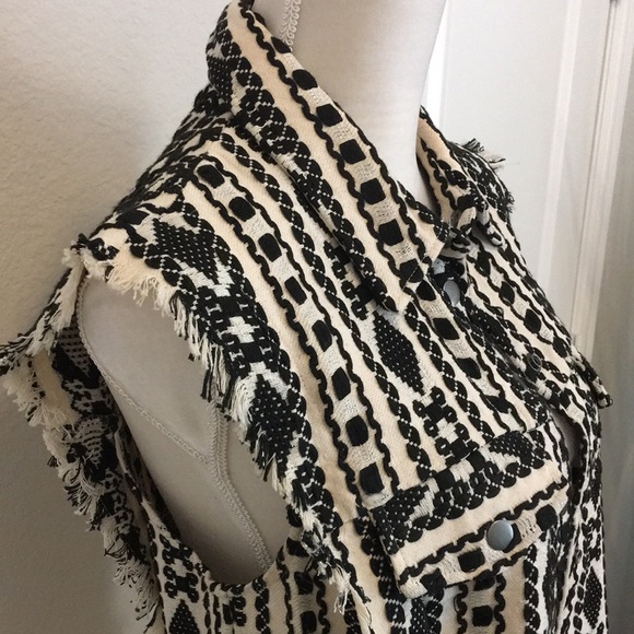 Promod Woven Cotton Vest w Snap Front in Ethnic Motif Size Medium - Picture 4 of 9